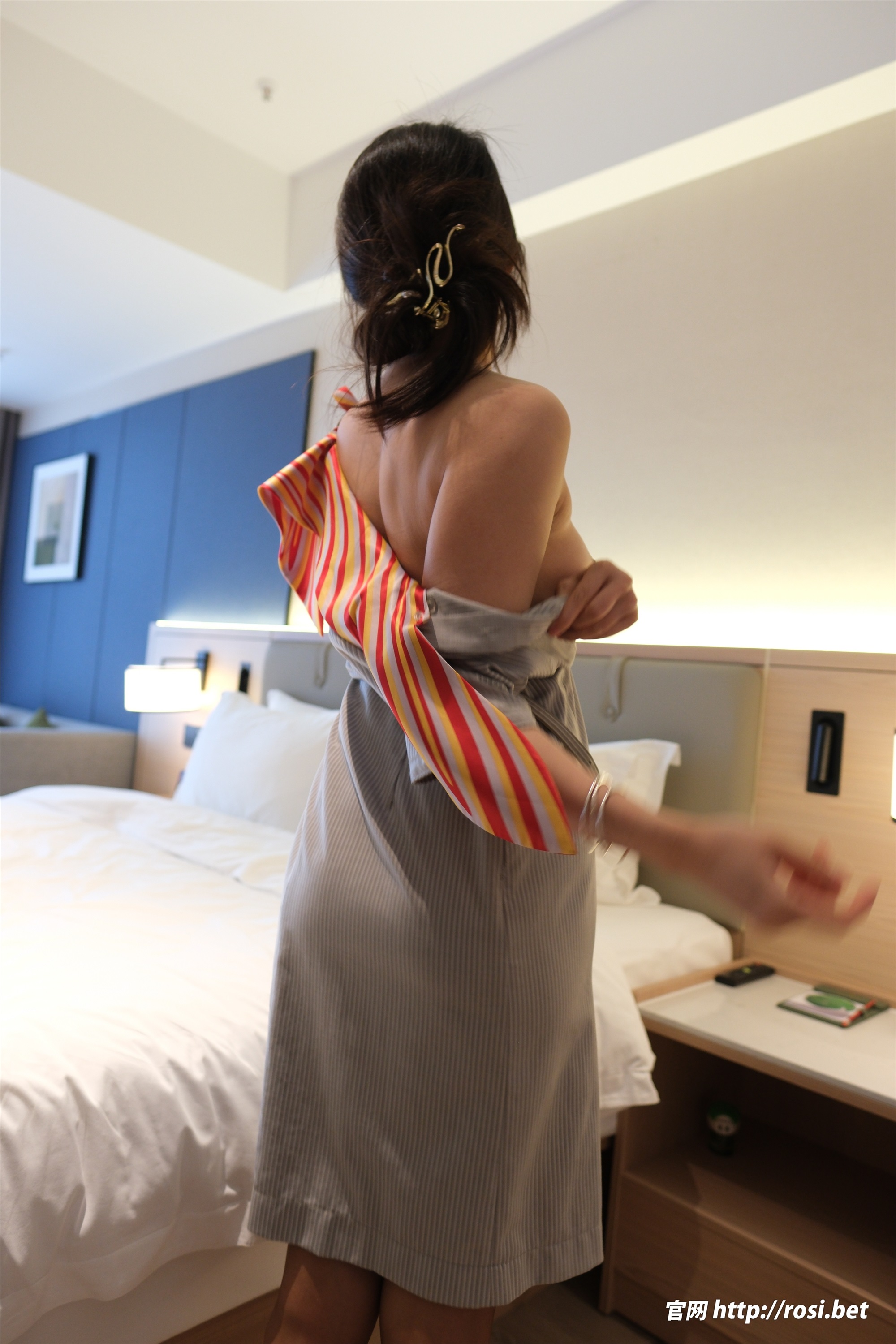 ROSI写真 2025.10.07 NO.5055